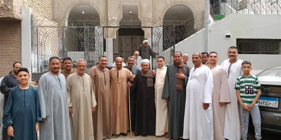 افتتاح مسجد آل عبد الوارث بالرحمانية قبلي بعد تطويره بجهود ذاتية بقنا