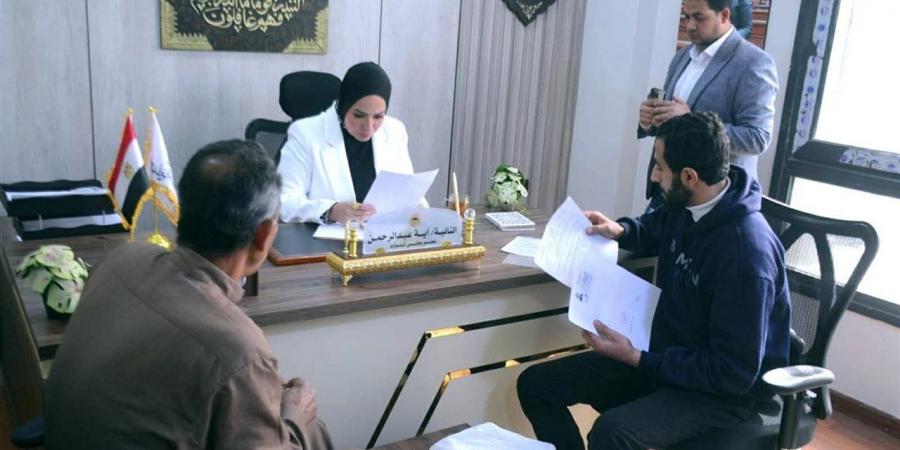النائبة آية عبد الرحمن تستقبل أهالي المنوفية: «ثقتكم على رأسي وأسعى لأكون عند حسن الظن»