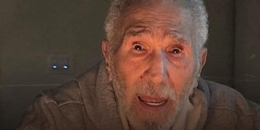 بالعناية المركزة.. نجل عبد الرحمن أبو زهرة يطلب الدعاء لوالده بعد تدهور حالته