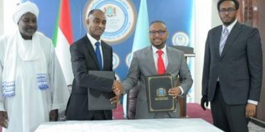 الصومال والسودان يوقعان اتفاقا للإعفاء من التأشيرة لحاملي جوازات السفر الدبلوماسية