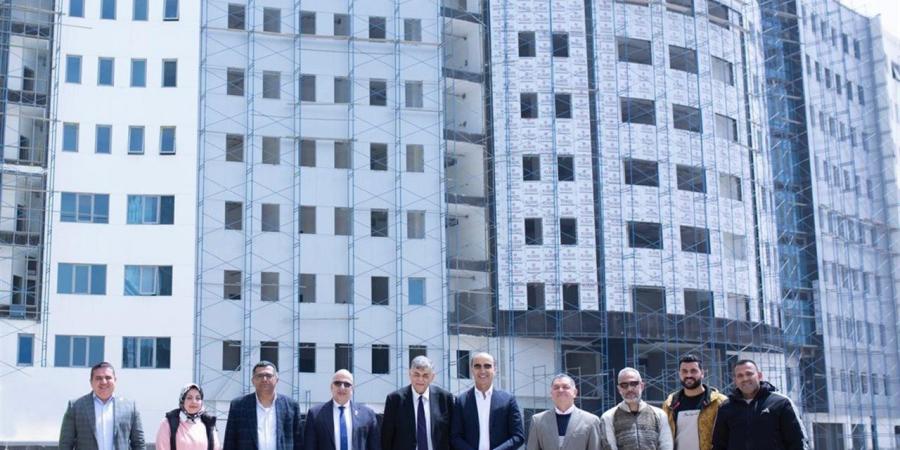 وزير الصحة الأسبق ورئيس جامعة دمنهور يتفقدا أعمال التشطيبات لمبنى كلية الطب والمستشفى الجامعي