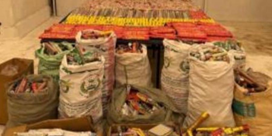 القبض على شخص بحوزته أكثر من مليوني قطعة ألعاب نارية بالقاهرة