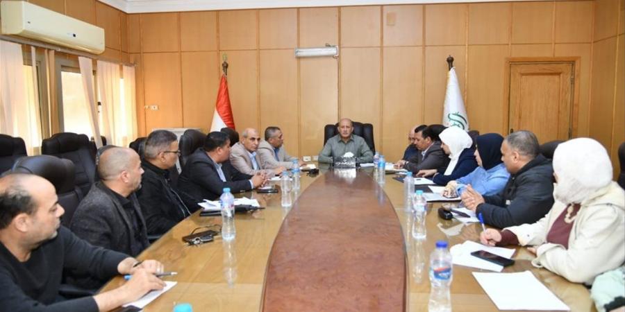 سكرتير عام محافظة الفيوم يتابع آخر مستجدات ملف التصالح