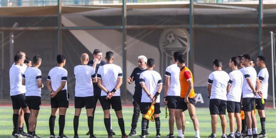 محاضرات نظرية واختبارات بدنية فى اليوم الثانى لمعسكر الحكام الواعدين