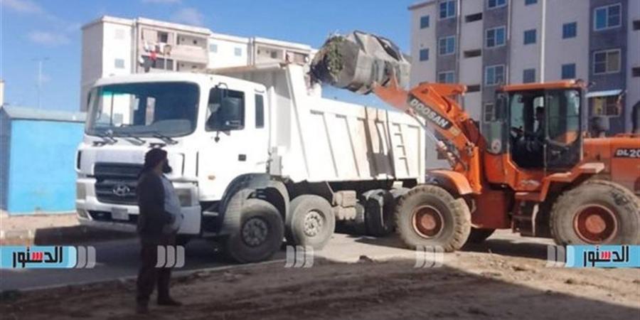 مدينة مرسي مطروح: رفع القمامة والمخلفات بحي الزهور بالكيلو 4