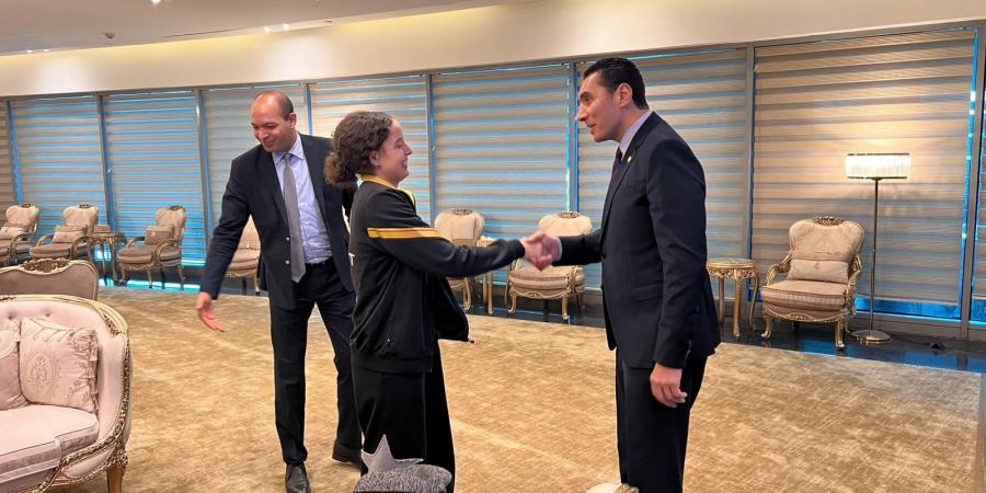 هنا جودة تصل القاهرة بعد إنجازها التاريخي فى كأس العالم لتنس الطاولة