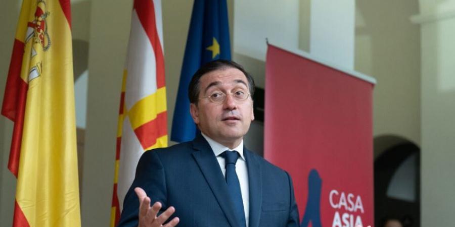 «سلوك منحرف».. وزير الخارجية الأسبانى يعلق على هتافات الجماهير في مباراة منتخب مصر