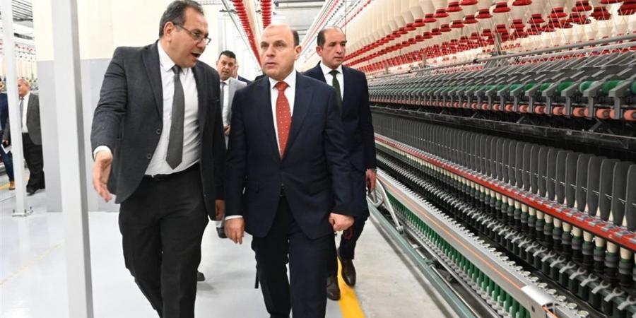 محافظ الغربية يشيد بمصانع غزل المحلة ويؤكد: نموذج للتميز الصناعي