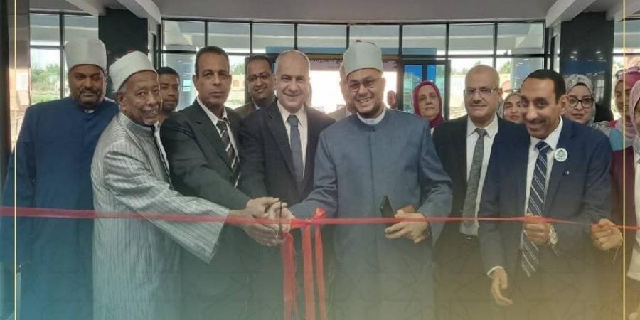 مدير أوقاف أسوان يشهد افتتاح المعرض الحرفي والفني