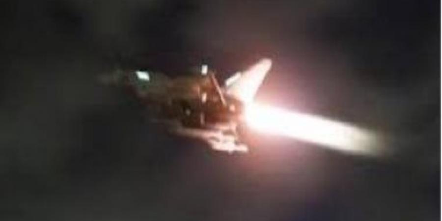 الإمارات: استهداف مبنى شركة اتصالات بالفجيرة والتعامل مع سقوط شظايا بمدينة أبوظبى