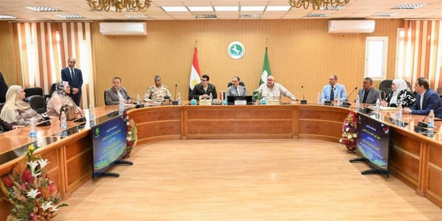 فى تقليد سنوى.. محافظ الشرقية يكرم الأمهات المثاليات والآباء المثاليين