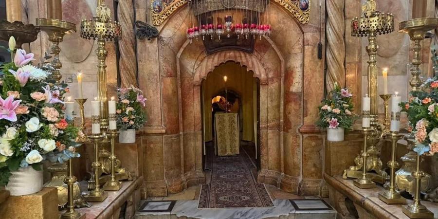 باحث كنسي: أسبوع الآلام رحلة روحية من الحزن إلى فرح القيامة