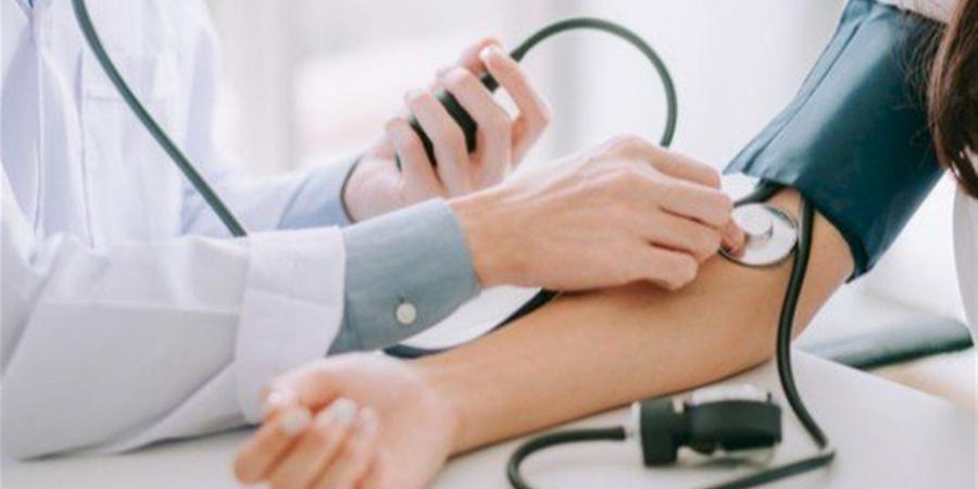 أعراض بسيطة قد تكون إنذارًا مبكرًا لارتفاع ضغط الدم