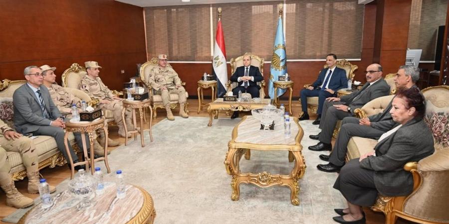 محافظ الغربية يستقبل مدير جمعية المحاربين القدماء