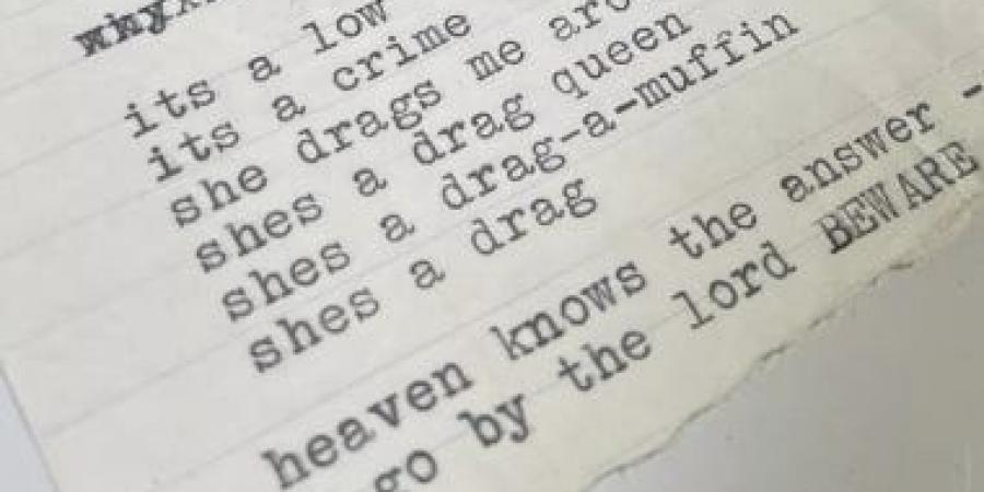 مسودة نادرة لبوب ديلان وصفحات بخط مايكل جاكسون فى مزاد بريطانى