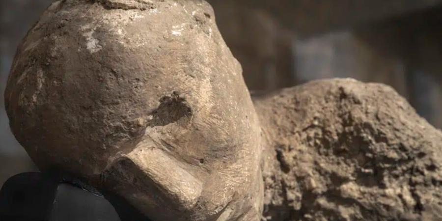 معرض بومبى يكشف لحظات الضحايا الأخيرة بعد ثوران بركان فيزوف.. صور