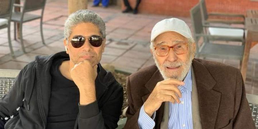 بعد استغاثته.. نجل عبد الرحمن أبو زهرة: والدي حالته صعبة ومتدهوره ومش عايز مشاكل | خاص