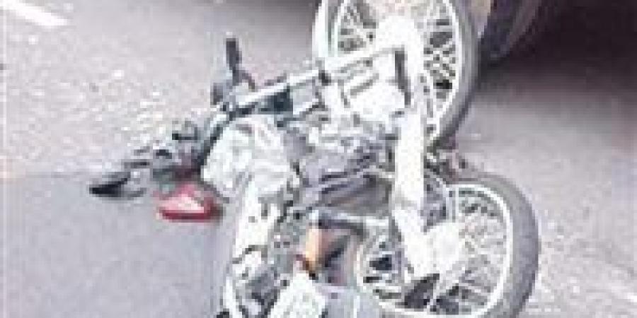 مصرع عامل في حادث تصادم بأكتوبر.. ورفع آثار الحادث لتسيير الحركة