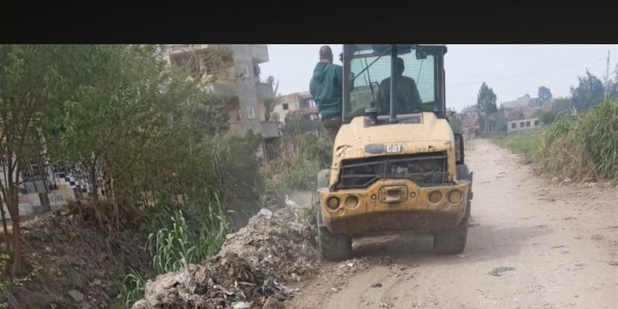 استجابة فورية لشكاوى المواطنين.. تمهيد وتوسعة جانبي ترعة السرساوية بالباجور