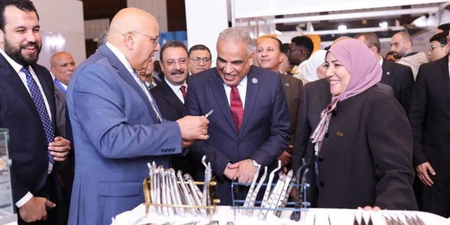 رئيس جامعة طنطا يلتقي ممثلي 17 شركة صناعية لبحث تعزيز الشراكة