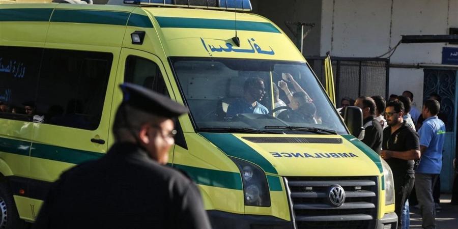 مصرع شخص وإصابة 11 آخرين في حادث انقلاب ميكروباص بالقليوبية