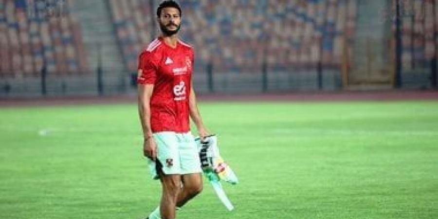 محمد الشناوى يساند الأهلى الليلة من المدرجات بسبب قرار الإيقاف