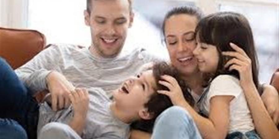 خطوات تحسين العلاقة بين الآباء والأبناء.. أسس عملية لبناء ترابط أسري قوي