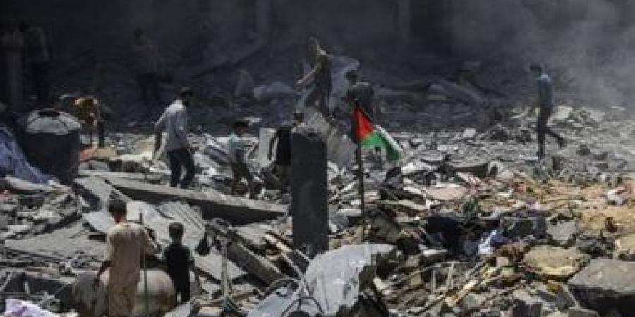 استشهاد 6 فلسطينيين وإصابة آخرين جراء قصف الاحتلال مخيم البريج وخان يونس