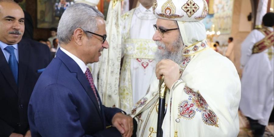 محافظ بني سويف يشهد قداس عيد القيامة المجيد بالكنيسة المطرانية بمدينة ببا