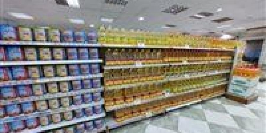 صرف 50% من مقررات التموين لشهر أبريل واستمرار توفير السلع بالمنافذ