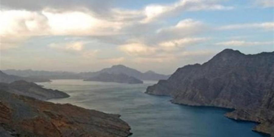 ما التداعيات الاقتصادية لتعثر مفاوضات إسلام آباد واحتمال عدم إعادة فتح مضيق هرمز؟