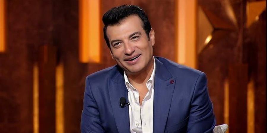 إيهاب توفيق يتألق في حفل كامل العدد بأبو ظبي