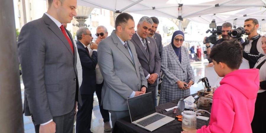 انطلاق مبادرة أنامل خضراء في كوبري دمياط التاريخي