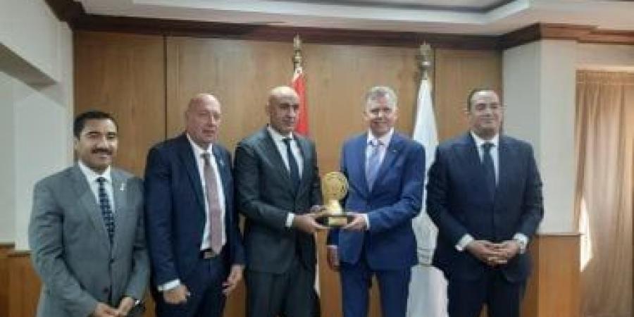وزير التربية والتعليم يستقبل وفدا من الاتحاد الدولى والمصرى للخماسى الحديث