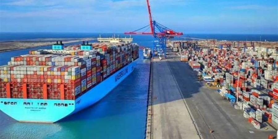 ضمن الخدمة الجديدة المتجهة لدول الخليج.. تواصل تدفق شحنات الترانزيت عبر خط الرورو بدمياط