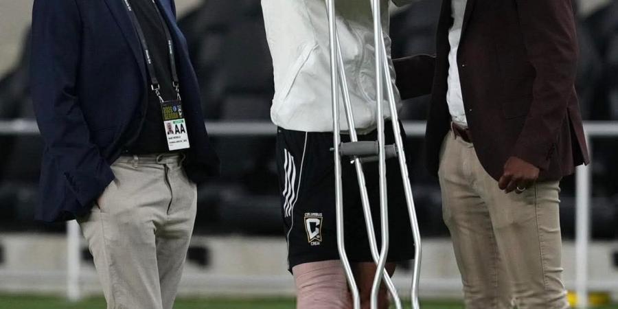 صدمة في كولومبوس كرو.. وسام أبو علي يعلن إصابته بقطع في الرباط الصليبي