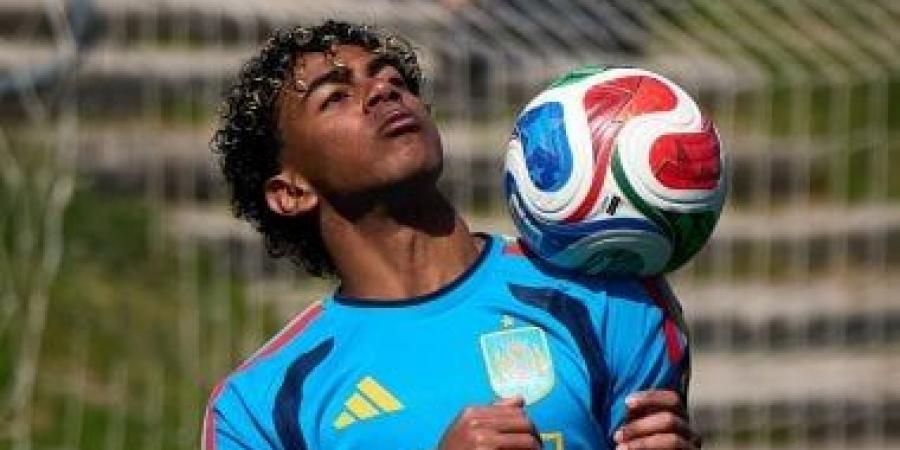 لامين يامال يتحدى قبل موقعة أتلتيكو مدريد: الريمونتادا مسؤولية جماعية