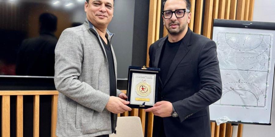 السفير المصري في سلوفاكيا يزور بعثة منتخب اليد 2008 ويشيد بالأداء العالمي