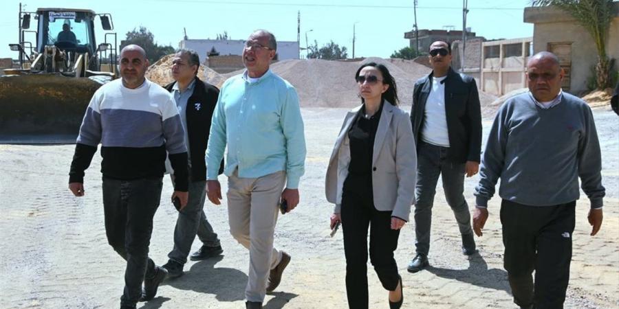 محافظ البحيرة تتفقد محطة الخلط الأسفلتية وتؤكد دورها الحيوي