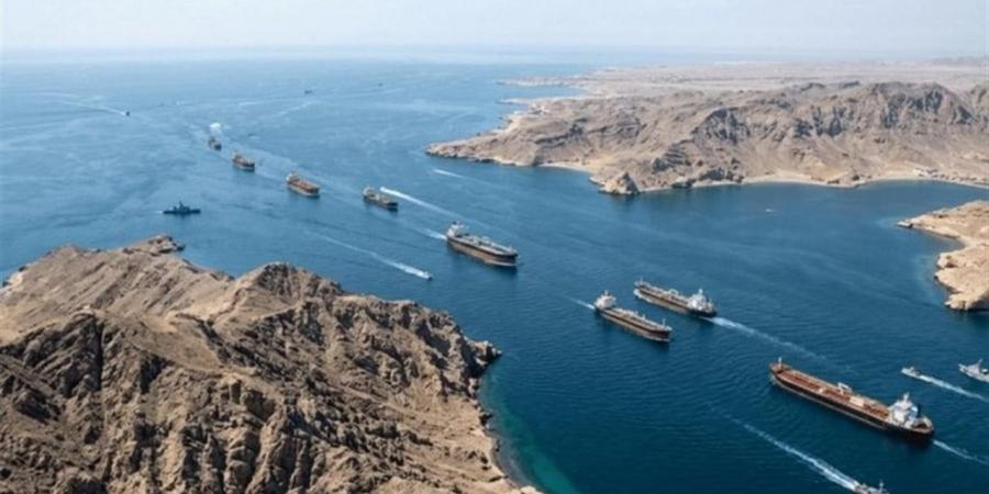 مسؤولان أمريكيان يكشفان مواقع تمركز قوات حصار مضيق هرمز