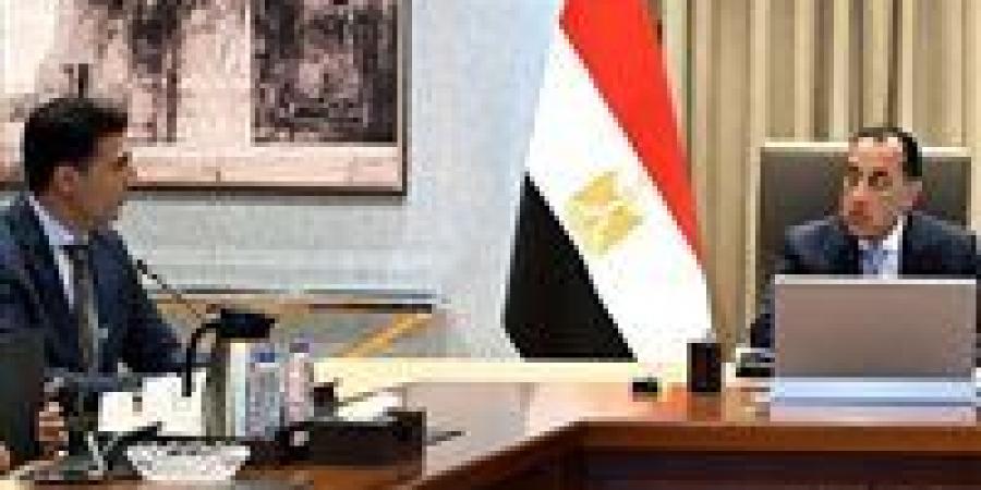 رئيس الوزراء يُتابع مستجدات البرنامج الوطني لتنمية صناعة السيارات