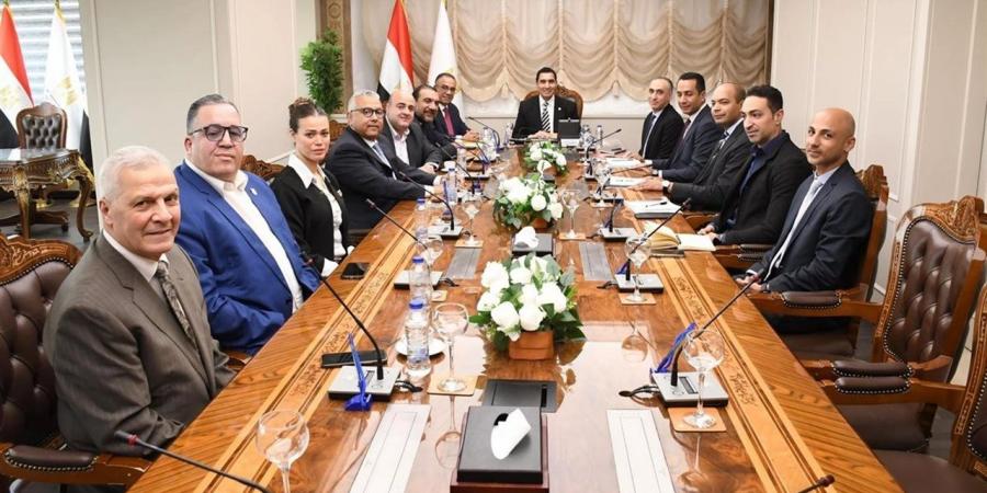 وزير الشباب والرياضة يستقبل اتحاد السلة ويشيد بخطة تطوير اللعبة