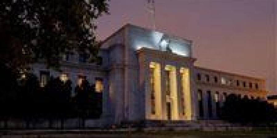 صدام السلطات.. مدعون عامون يقتحمون «مقر الاحتياطي الفيدرالي» في مهمة سرية