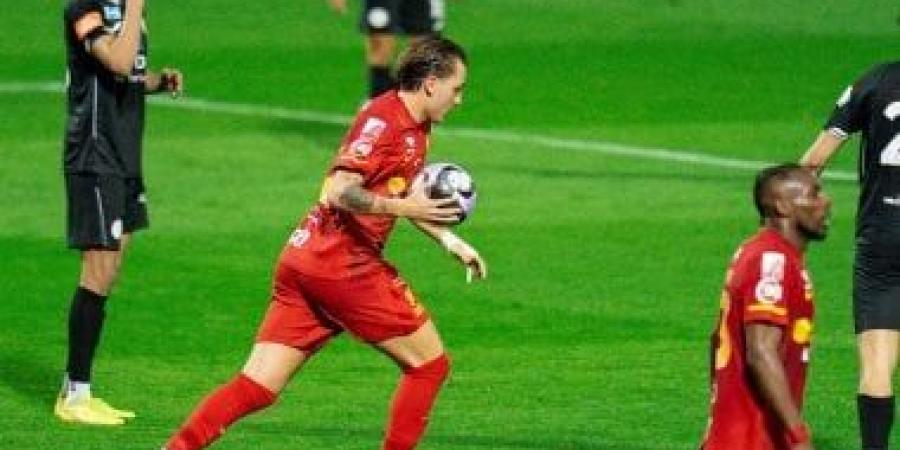 القادسية ضد الشباب.. التعادل 2-2 يحسم مواجهة الدورى السعودى