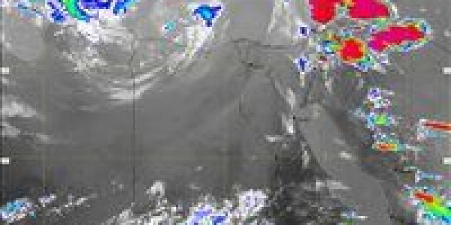 تقلبات جوية تضرب مصر الآن.. أمطار رعدية على سيناء ورمال مثارة تُغرق الأجواء