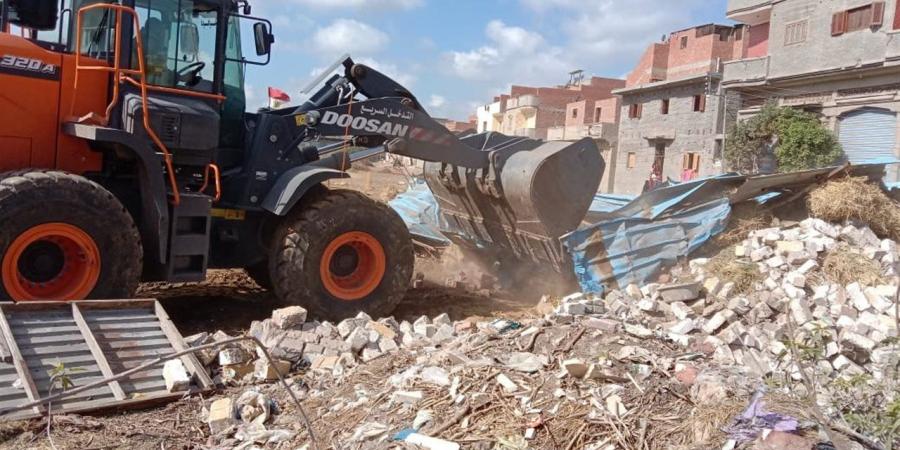 إزالة حالة تعدي على أرض زراعية في كرداسة بالجيزة