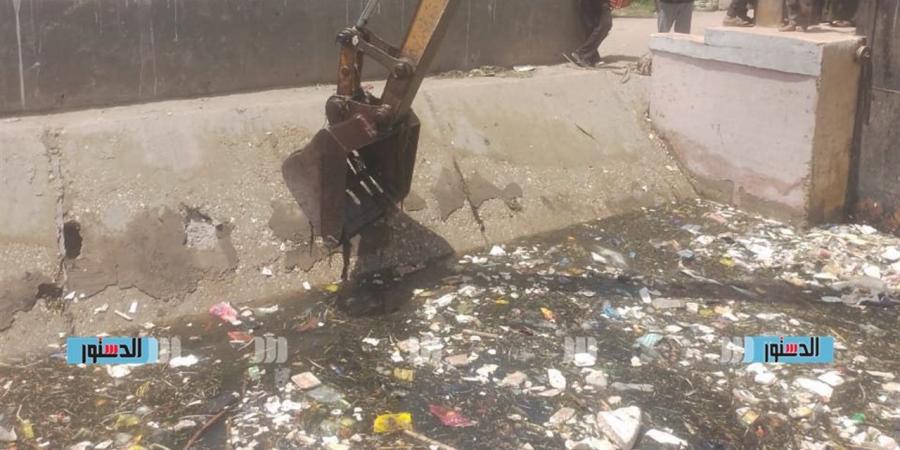 تطهير ترعة "الشامية-العونة" بساحل سليم في أسيوط