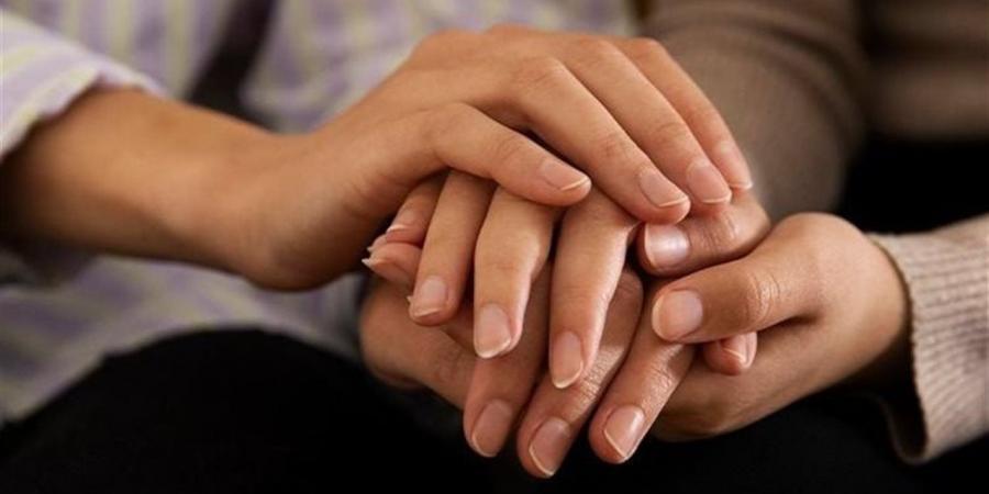 النجاة فى مكالمة.. تجربة الدستور مع «خطوط الدعم النفسى»: «اتصال يُعيدك إلى الحياة مرة أخرى»