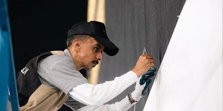 رفع الجزء السفلي من كسوة الكعبة المشرفة استعدادًا لموسم حج