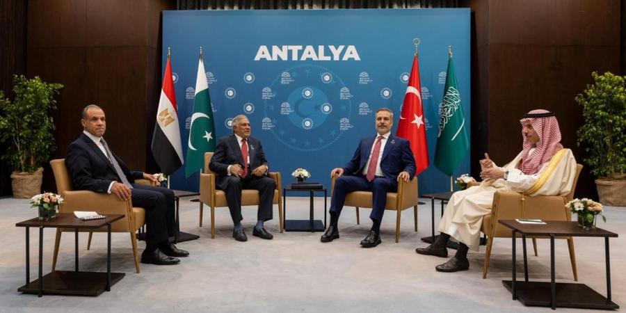 وزراء خارجية مصر وتركيا وباكستان والسعودية يجتمعون فى أنطاليا.. والأزمة الإيرانية في الصدارة